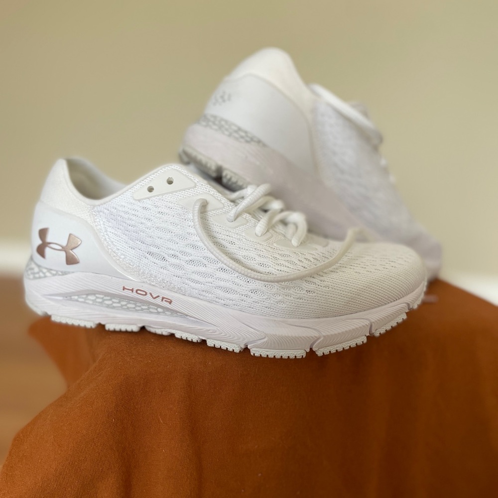 Ladies Under Armour HOVR sneakers